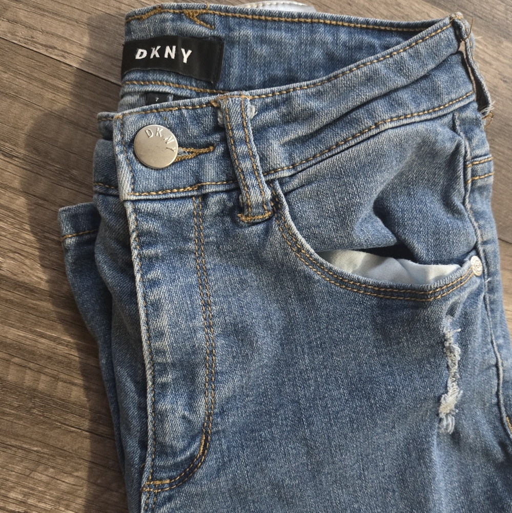 GIRL DKNY RIP JEANS